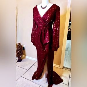 Maxi Red Party dress - Long sleeve